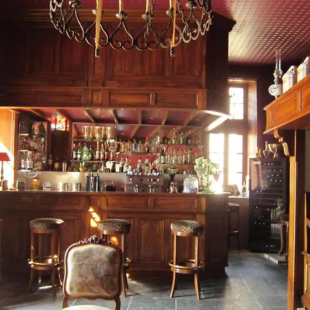 Chateau D'urbilhac Bed & Breakfast 4*