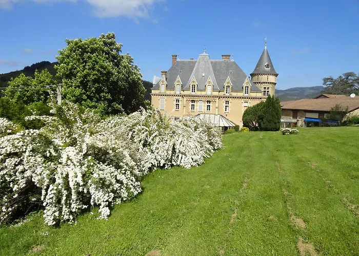 Chateau D'urbilhac Bed & Breakfast