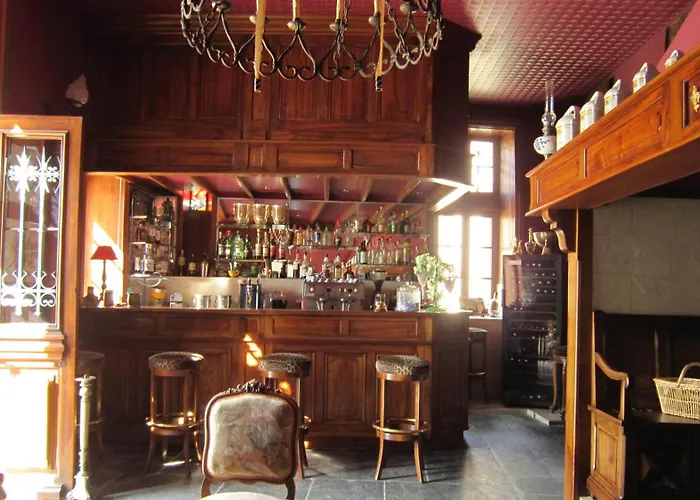 Chateau D'urbilhac Bed & Breakfast 4*
