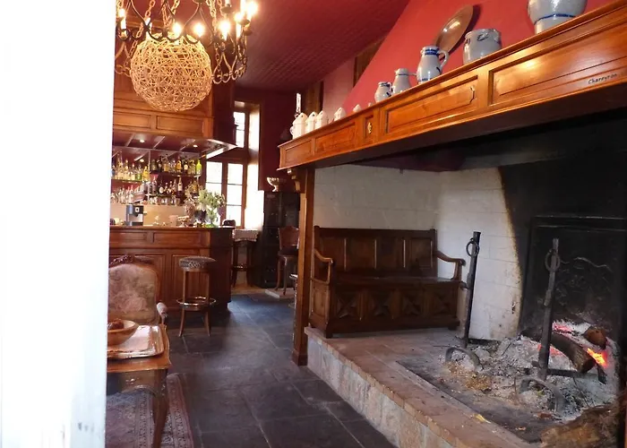 Chateau D'urbilhac Bed & Breakfast
