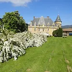 Chateau D'urbilhac Bed & Breakfast