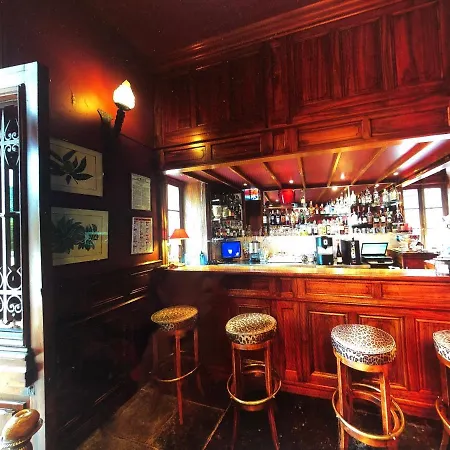 Chateau D'urbilhac Couette-café 3*