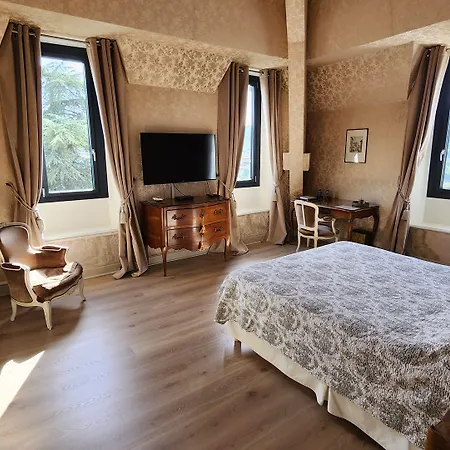 Chateau D'urbilhac Bed and breakfast 4*